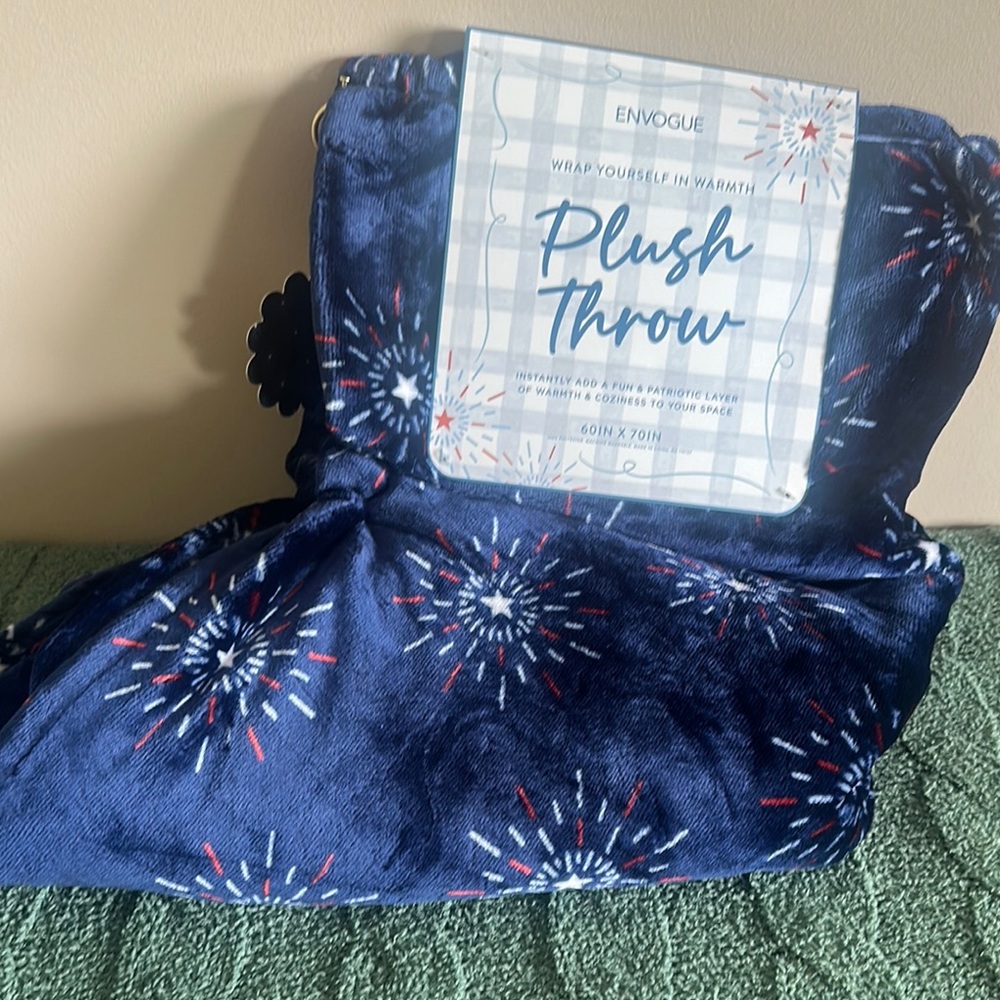 Envogue Americana Throw Navy Red & White  Fireworks 🧨 Plush Throw NEW!